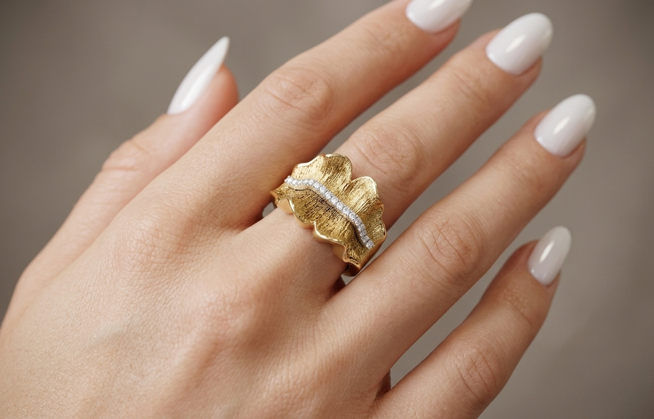 Touche Velvet Ribbon Ring