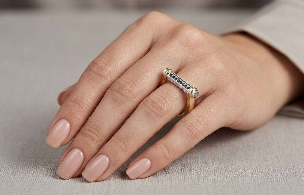 Touche Pivot Ring