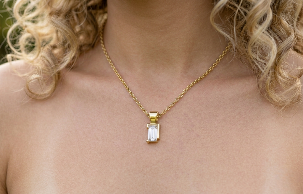 Touche's Semis Baguette Pendant